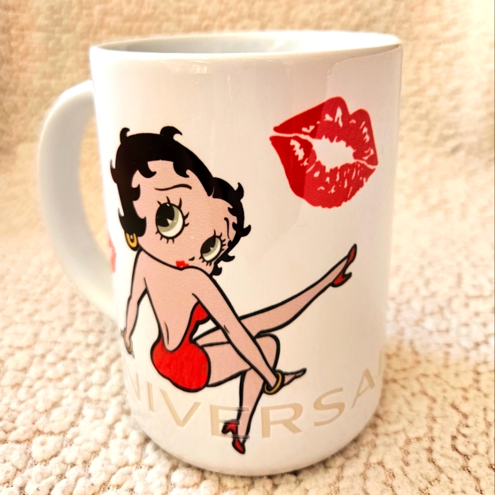 Vintage Etched Universal Studios Exclusive Betty Boop White Coffee Mug 14 Oz.